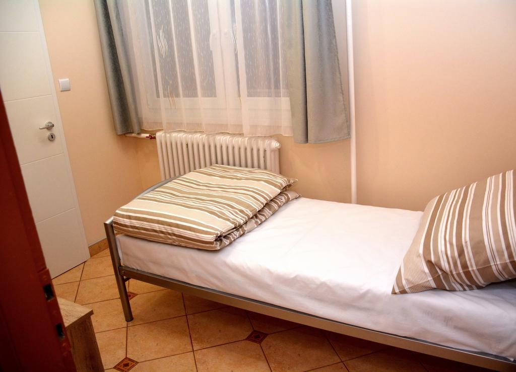 Molnar Vendeghaz Hotel Ujfeherto Екстериор снимка